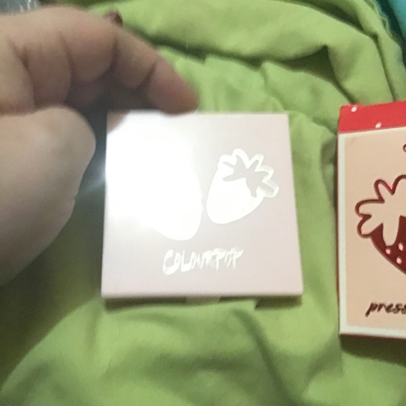 Colourpop strawberry blush in shortcake, limited - Picture 8 of 8